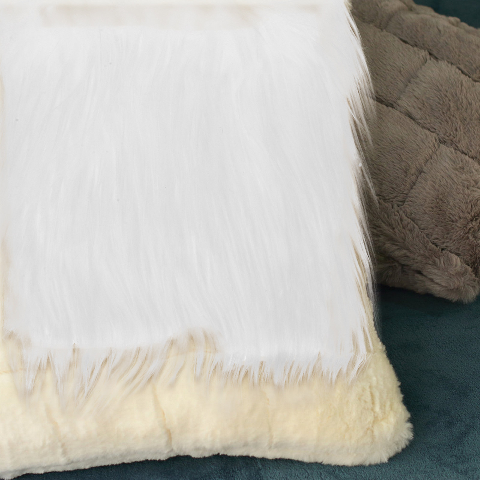 2Pcs Square Long Hair Faux Fab - Home Textiles Fabric recension och pris